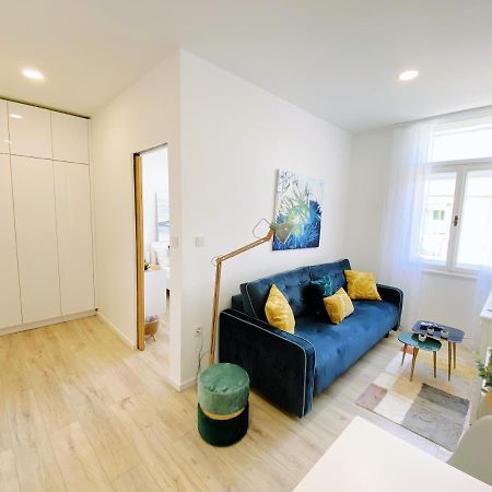 New Stylish & Modern Studio Apart - With Sea View Lägenhet Pula Exteriör bild
