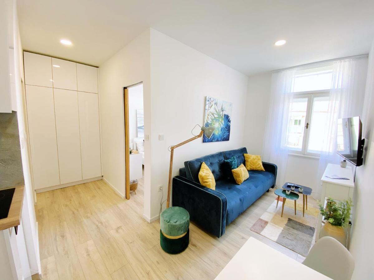 New Stylish & Modern Studio Apart - With Sea View Lägenhet Pula Exteriör bild