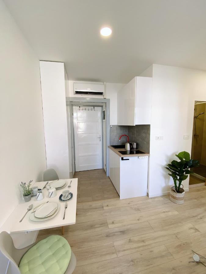 New Stylish & Modern Studio Apart - With Sea View Lägenhet Pula Exteriör bild