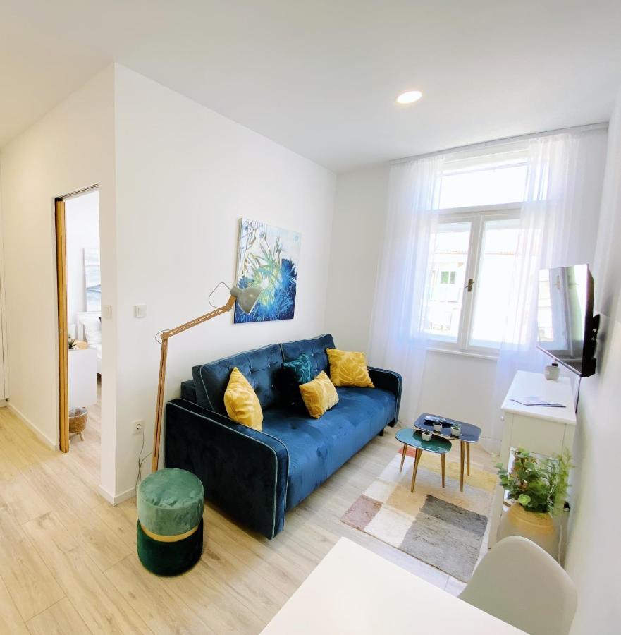 New Stylish & Modern Studio Apart - With Sea View Lägenhet Pula Exteriör bild